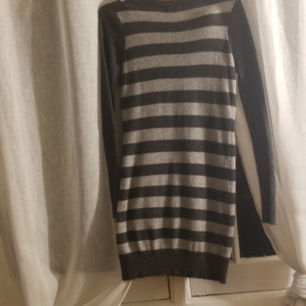 Dress - Picture 4 of 4